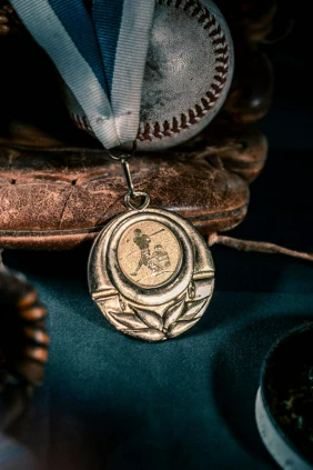 Bir medal ortida