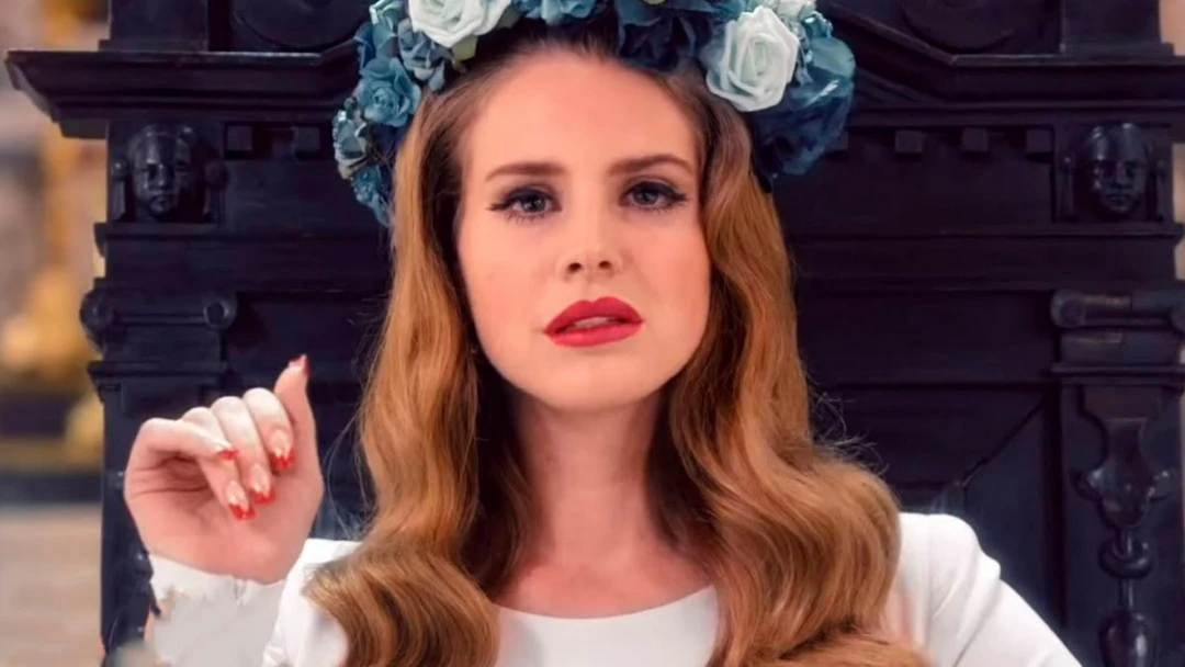 Передача Lana Del Rey Born To Die