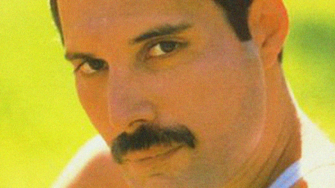 Передача Queen. Living On My Own