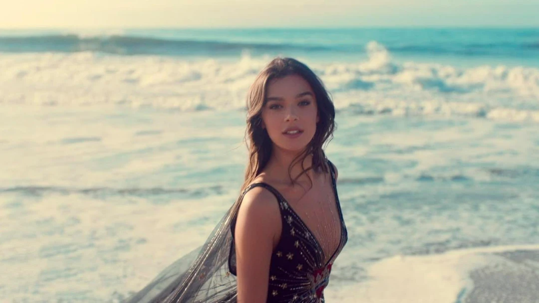 Передача Hailee Steinfeld, BloodPop®. Capital Letters