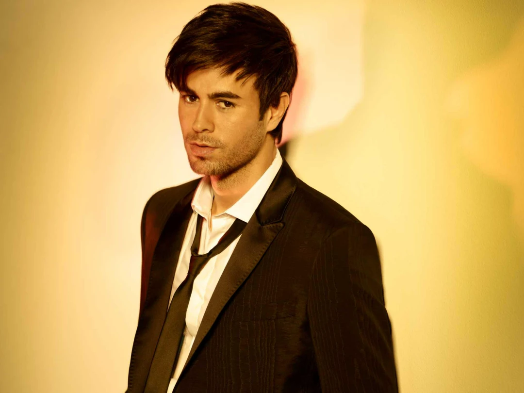 Передача Enrique Iglesias. EL BAÑO ft. Bad Bunny