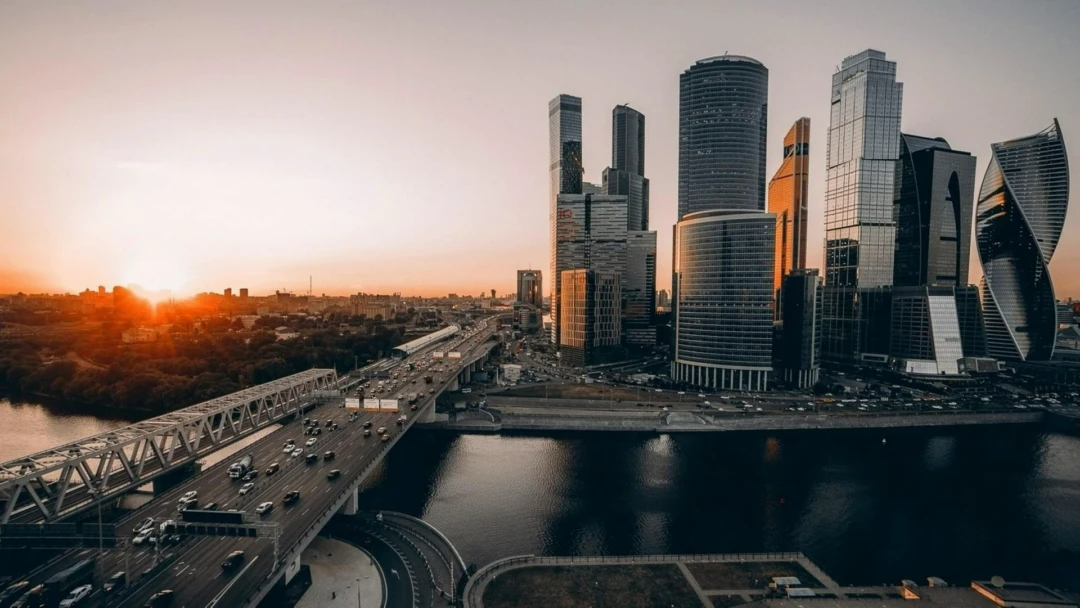 Передача На задворках Москва-Сити