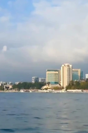 Морская прогулка вдоль центра Сочи