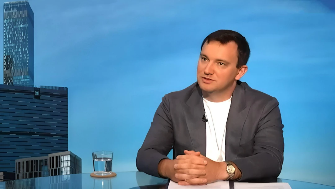 Передача По стройке смирно