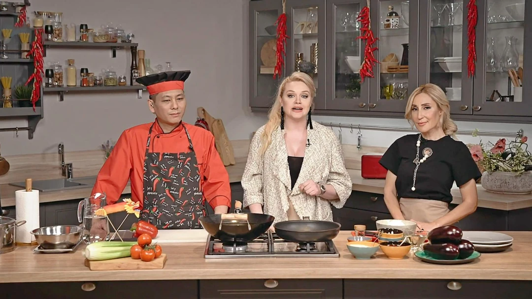 Передача Российские звезды готовят блюда китайской кухни