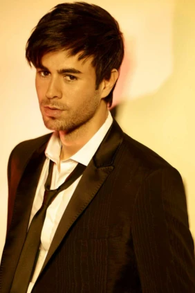 Enrique Iglesias. EL BAÑO ft. Bad Bunny