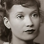 Анна Комолова