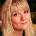 Анна Ардова