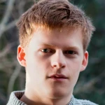 Лукас Хеджес