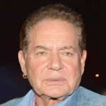 Салим Хан