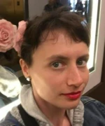 Джулия Кэстон